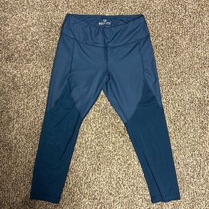 Reflex 90 degree, navy mesh leggings cropped, high rise, women’s medium